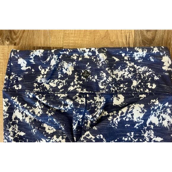 prAna Blue Nautical Canopy Pillar Printed Capri
Crop Leggings Womens S‎ EUC - Picture 7 of 9